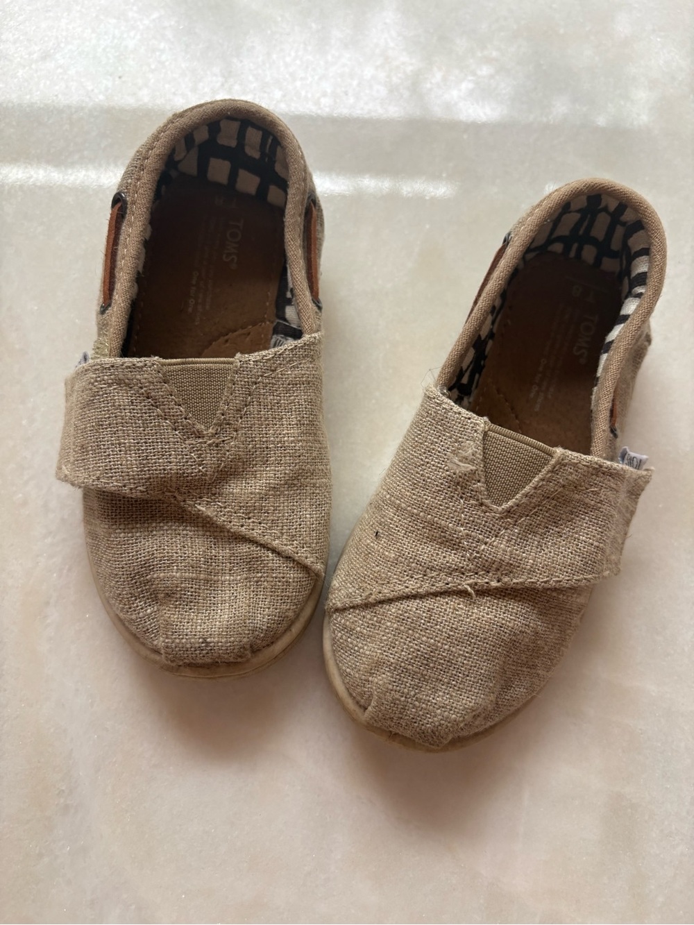 Toms shoes